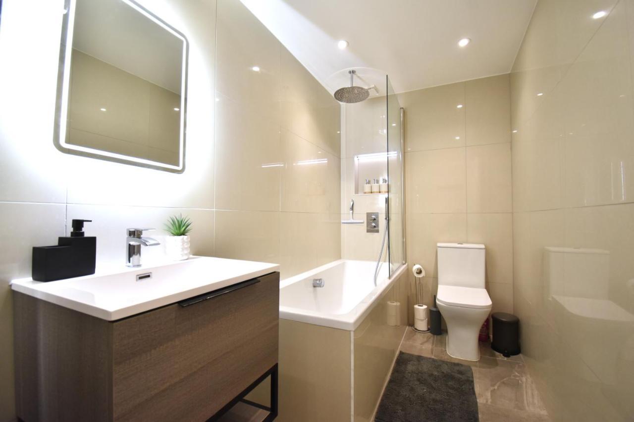 Stunning 3 Bed Apartment Londres Extérieur photo