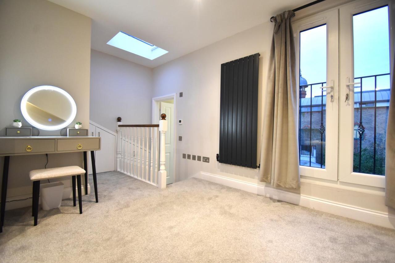 Stunning 3 Bed Apartment Londres Extérieur photo