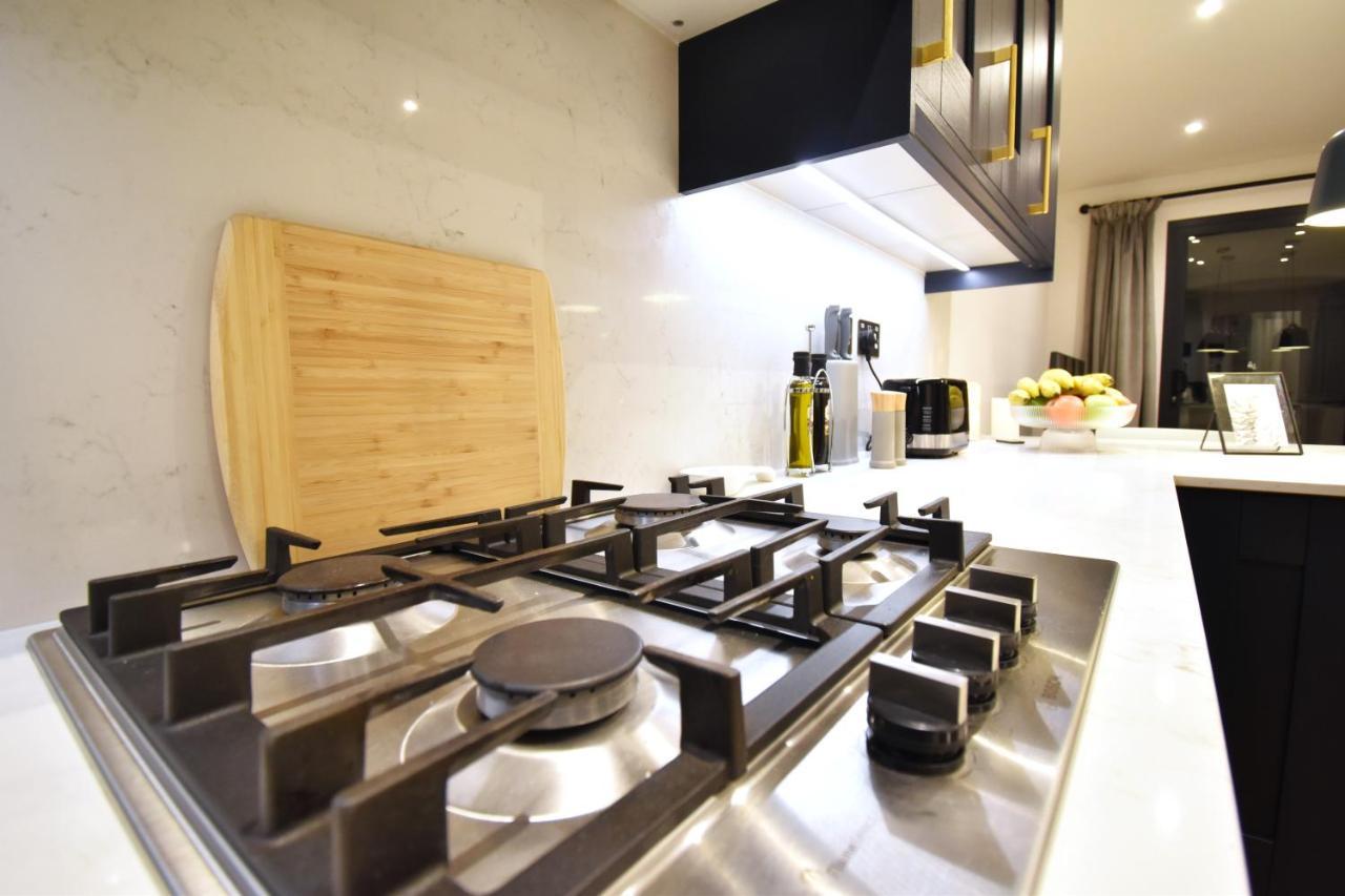 Stunning 3 Bed Apartment Londres Extérieur photo